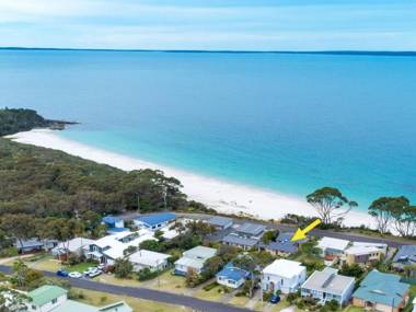 Chinamans at Hyams Beach 4pm Check Out Sundays