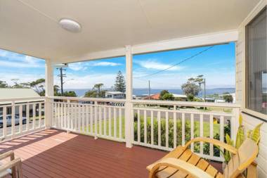 On Cyrus at Hyams Beach 4pm Check Out Sundays