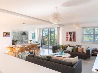 Palmwood at Hyams Beach 4pm Check Out Sundays