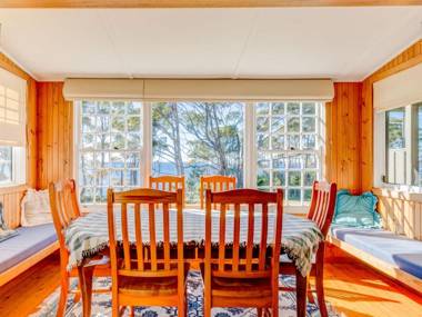 Rowse House Hyams Beach 4pm Check Out Sundays