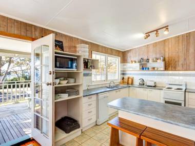 Rowse House Hyams Beach 4pm Check Out Sundays