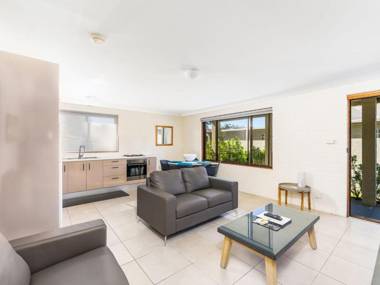 Sandals at the Bay Downstairs 4pm Check Out Sundays