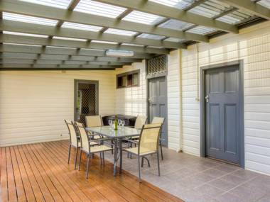 Sandlines at Hyams Beach 4pm Check Out Sundays