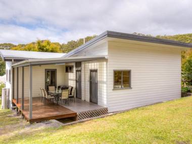 Sandlines at Hyams Beach 4pm Check Out Sundays