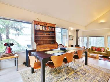 Sea Mist at Hyams Beach 4pm Check Out Sundays