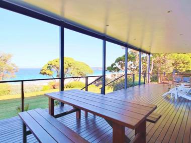 Sea Magic on Hyams Beach 4pm Check Out Sundays