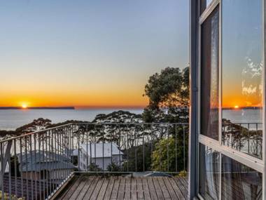 Sea Point at Hyams Beach 4pm Check Out Sundays