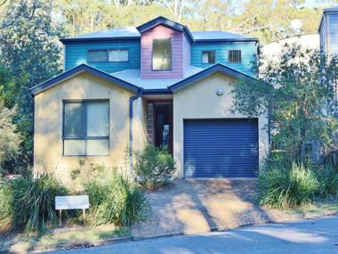 Sand Water at Hyams Beach 4pm Check Out Sundays