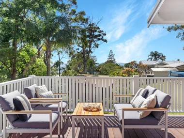 SEA DECK Hyams Beach 4pm Check Out Sundays