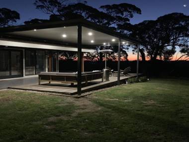 Cooinda - 50 percent off third night on weekend