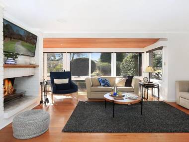 Cooinda - 50 percent off third night on weekend