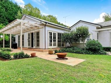 Mirrabooka Burrawang beautiful home and 3 acres of gardens in the Southern Highlands