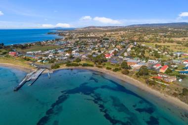 Amoshouse & Swansea Ocean Villas