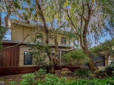 LUXURY BY THE SEA - CLOSE TO THE BEACH