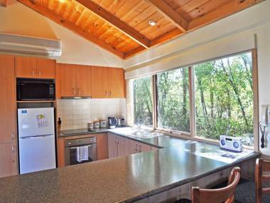 ARCHIES BEACHSIDE ABODE - PET FRIENDLY (OUTSIDE ONLY)