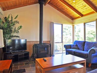 ARCHIES BEACHSIDE ABODE - PET FRIENDLY (OUTSIDE ONLY)