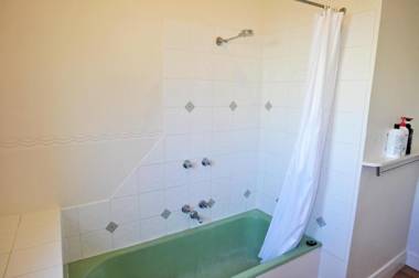 VINTAGE SUNRISE - PET FRIENDLY (OUTSIDE ONLY)