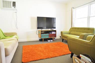 VINTAGE SUNRISE - PET FRIENDLY (OUTSIDE ONLY)