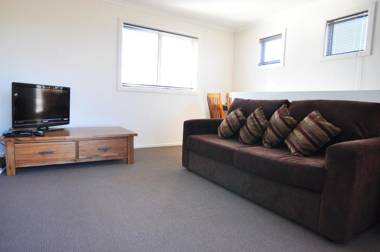 FLYING COLOURS - FREE WIFI!