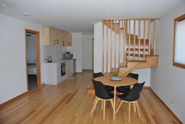 COASTAL BEAUTY ON BRUCE