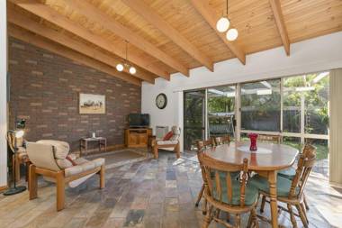 PEACEFUL RETREAT - SURF SIDE PET FRIENDLY (OUTSIDE ONLY)