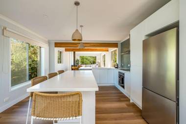 HIP NAUTIC - 100 metres to Beach