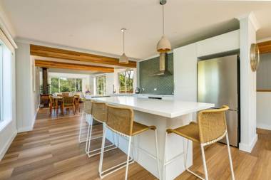 HIP NAUTIC - 100 metres to Beach