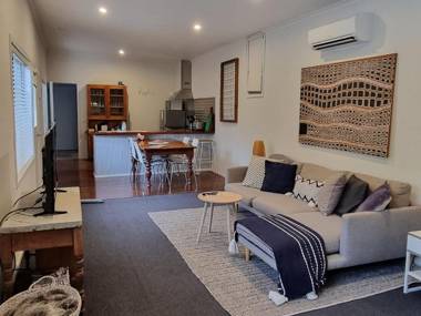 SUNSET BEACH SHACK on SURF