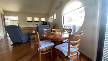 ROMANTIC RETREAT Inverloch