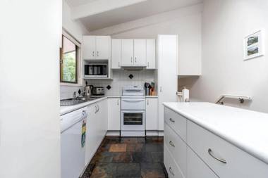 WAVELENGTH - Free Wifi and Pet Friendly -outside only-