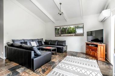 WAVELENGTH - Free Wifi and Pet Friendly -outside only-