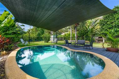 Private Pool Big Backyard Aircon - Paradise!