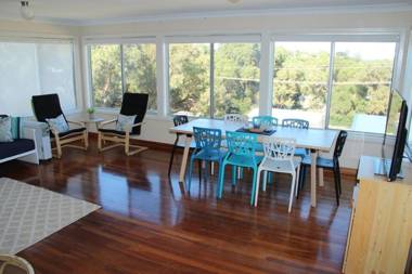 The Beach Shack - OCEAN VIEWS CLOSE TO THE BEACH