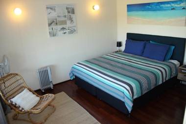 The Beach Shack - OCEAN VIEWS CLOSE TO THE BEACH