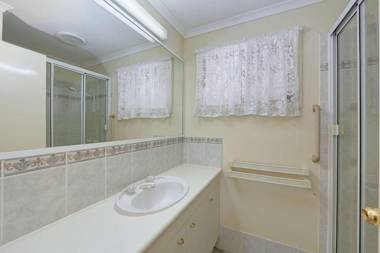 Crows Nest Tourist Park