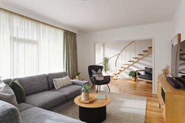 BOUTIQUE STAYS - Rest Ashored