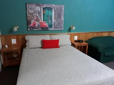 Moe Motor Inn - Contactless 24 hour Checkinn Available