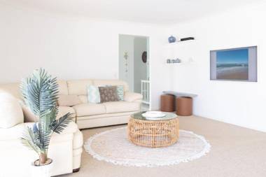 Relax at Pet Friendly Bokarina Beach House - Relax By The Pool - 2 Minute Walk to Dog Friendly Beach