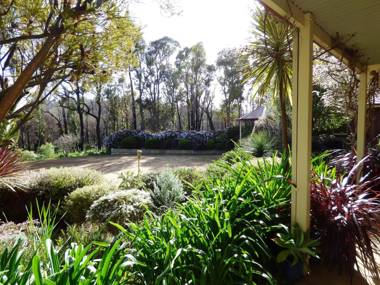 Country Charm Retreat B&B