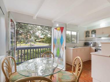 Pet-friendly Beach House @ Kianga