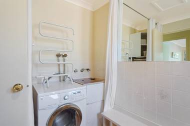 Beach Breakers Apartment - Stunning Views