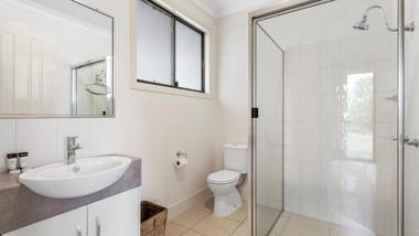 Ravensbourne Escape- Stella Luna