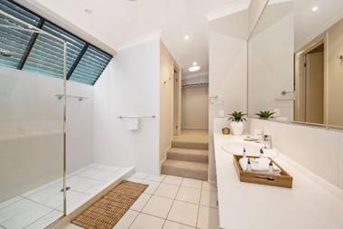 Ravensbourne Escape - Silverwood Lodge