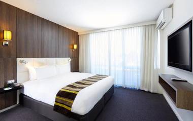 Holiday Inn Warwick Farm an IHG Hotel