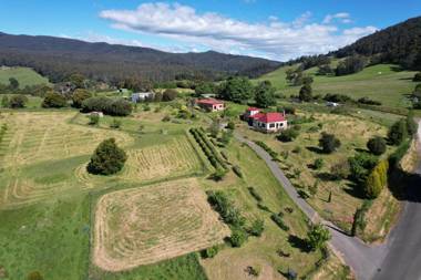 Cherry Top Farmstay - Boutique Eco Village