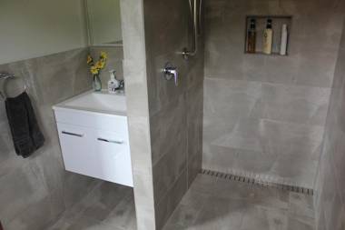 Eagle's Roost Farmstay B&B