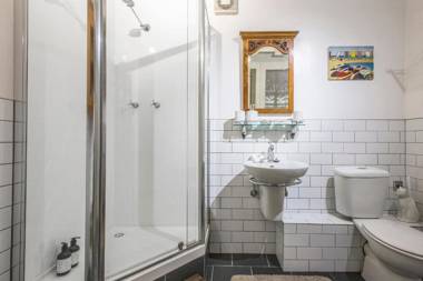 The Stone on the Hill - 3 bedroom house