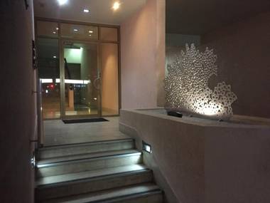 Montipora Unit 3 - In the heart of Airlie wi-fi and Netflix