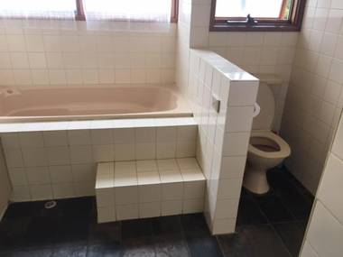 A1 Holiday home close to train station