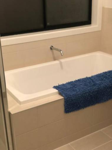 Apple House Tarneit North